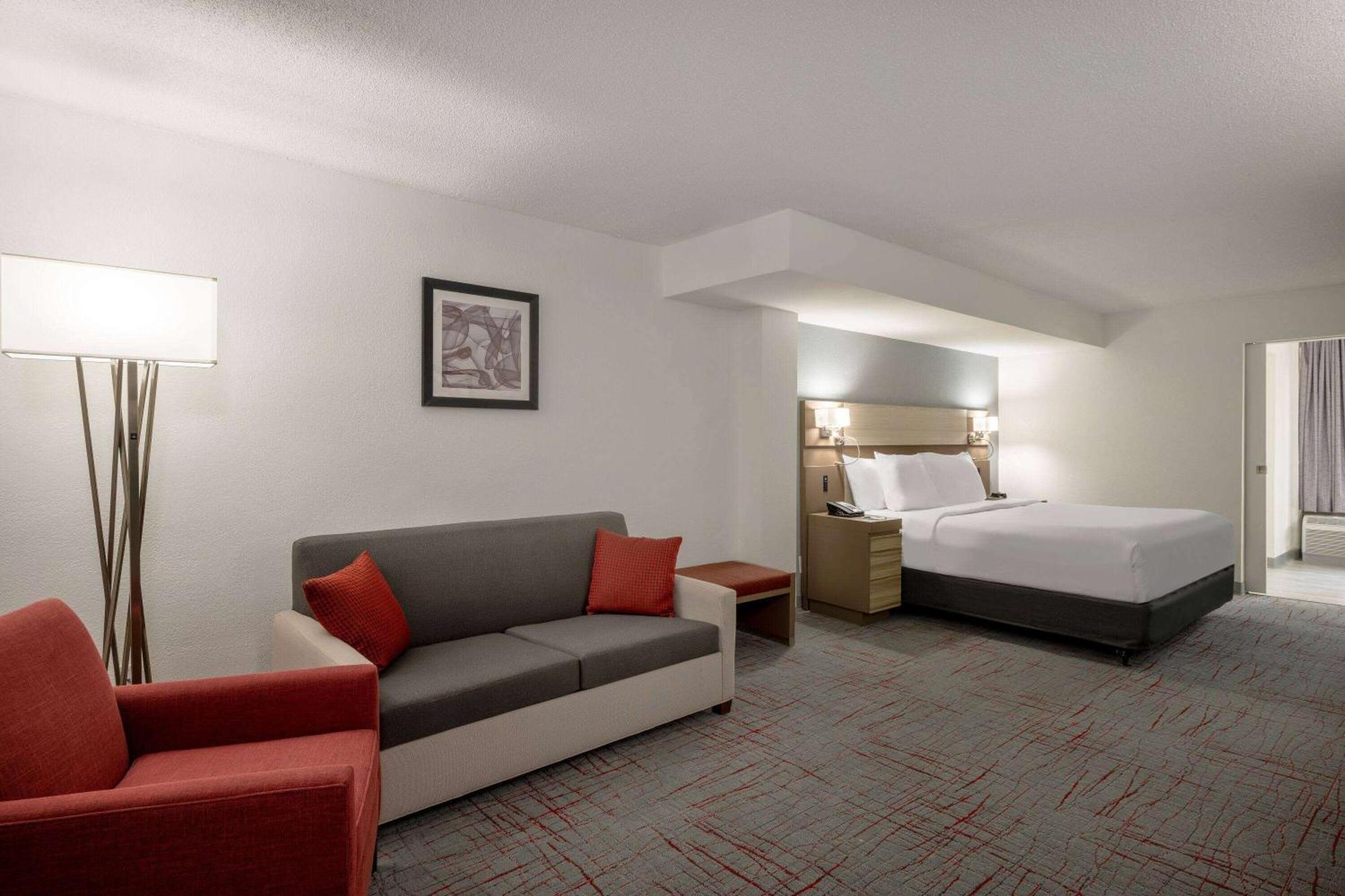 מלון Wyndham Garden Columbia-Ft Jackson מראה חיצוני תמונה