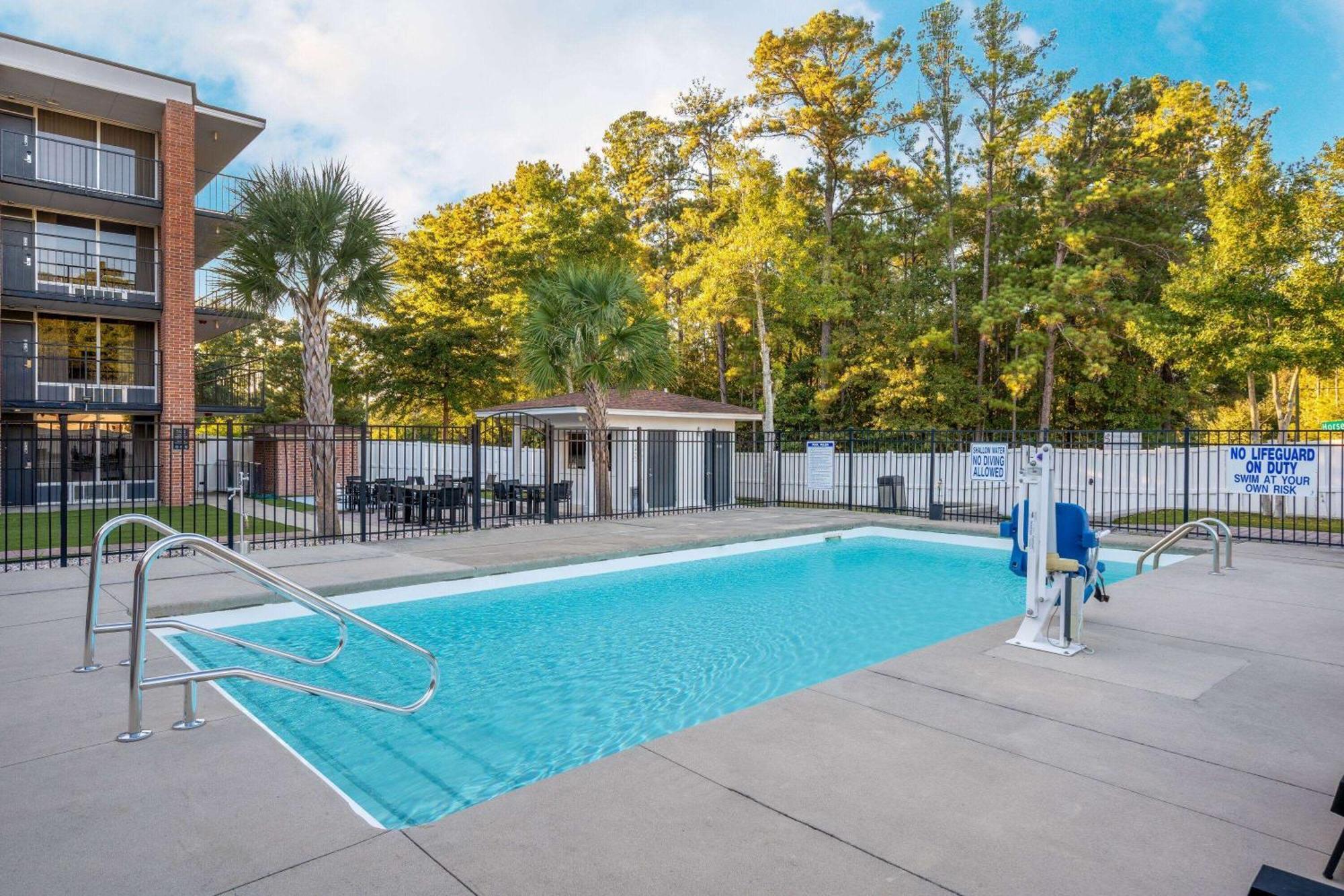 מלון Wyndham Garden Columbia-Ft Jackson מראה חיצוני תמונה